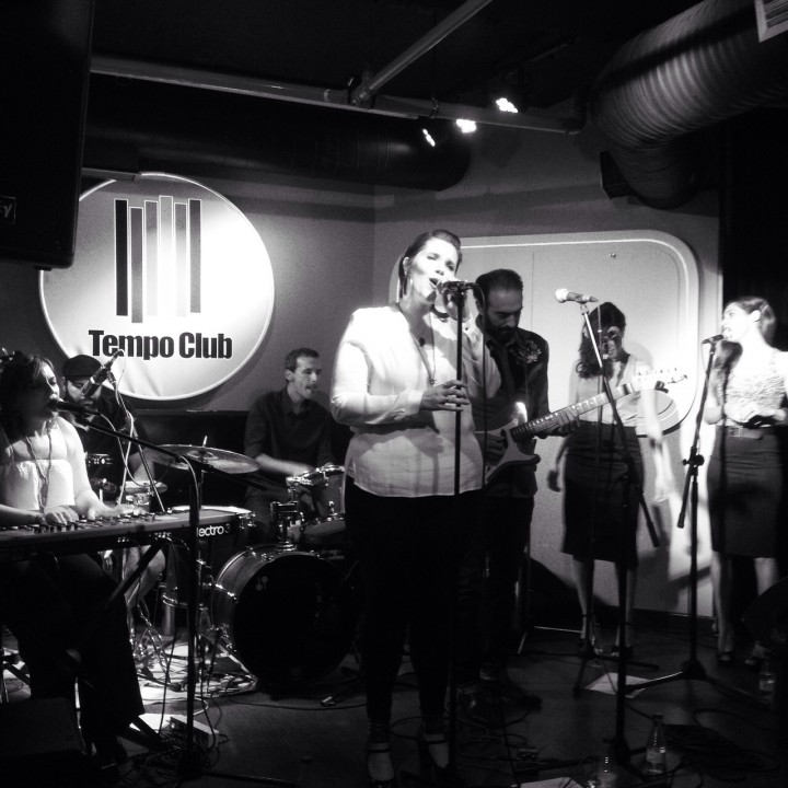 Actuación del grupo madrileño "The black note"